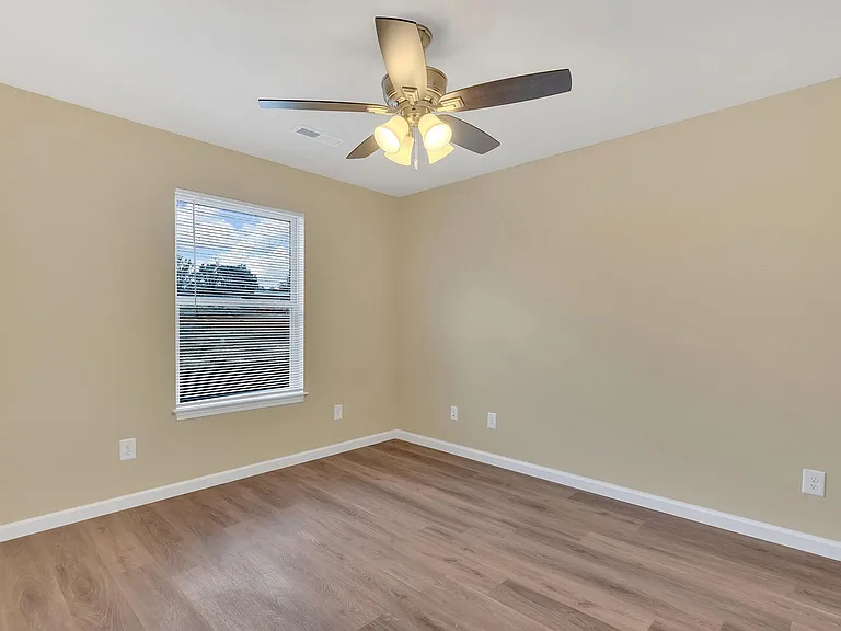 Eli's Place — Photo 15