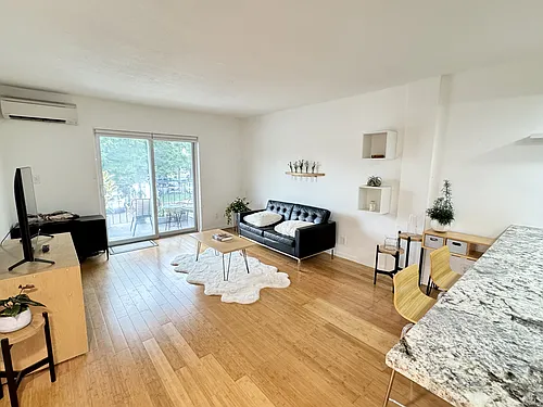 2503 Roswell Ave #206 Photo 1