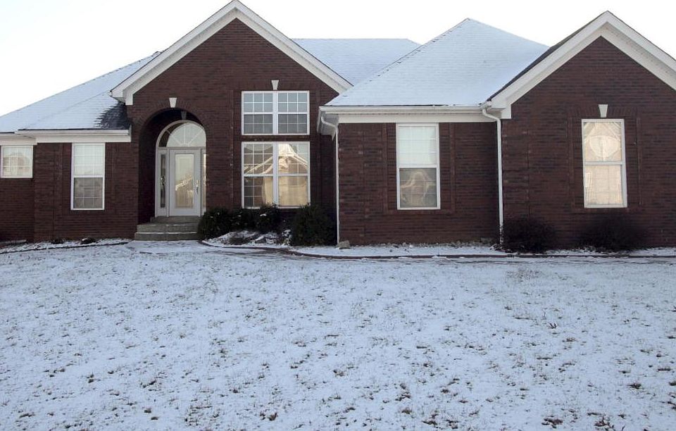 1st image of 389 W Woodlake Cir