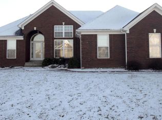 389 W Woodlake Cir, Mount Washington, KY 40047