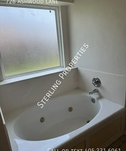 728 Ashwood Ln — Photo 27