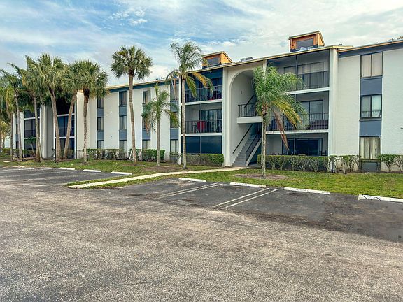 2nd image of 1008 Green Pine Boulevard #A3