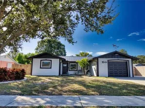 5430 Duncanwood Dr, Sarasota, FL 34232