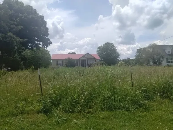 5323 Roaring Springs Rd, Cadiz, KY 42211