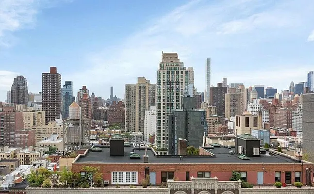 Rented by UbiQ NY | media 11