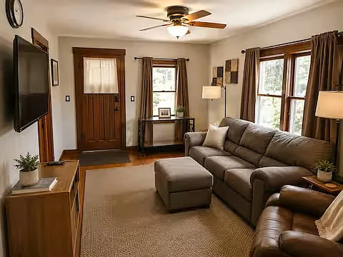 2 bed, 830 sqft, $1,600 — Photo 3