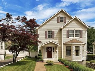 64 Park Ave, Eastchester, NY 10709