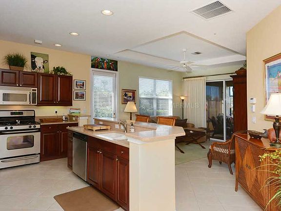 3rd image of 122 Mestre Ct