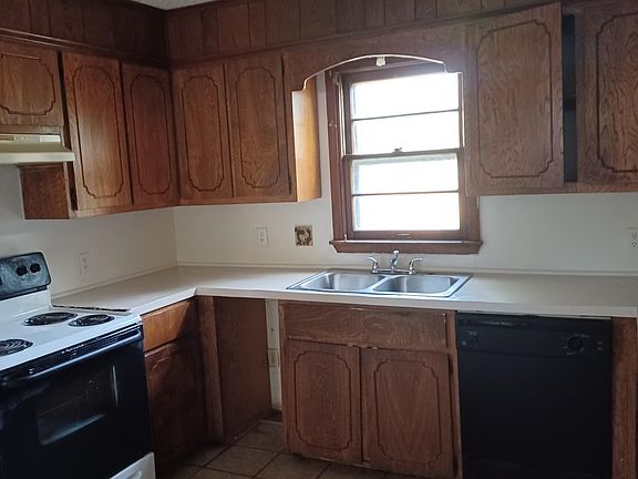4th image of 1611 NW Lindy Ave