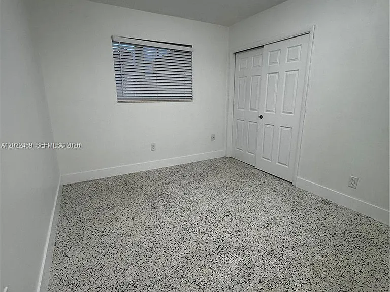 2725 SW 25th St #1 — Photo 6