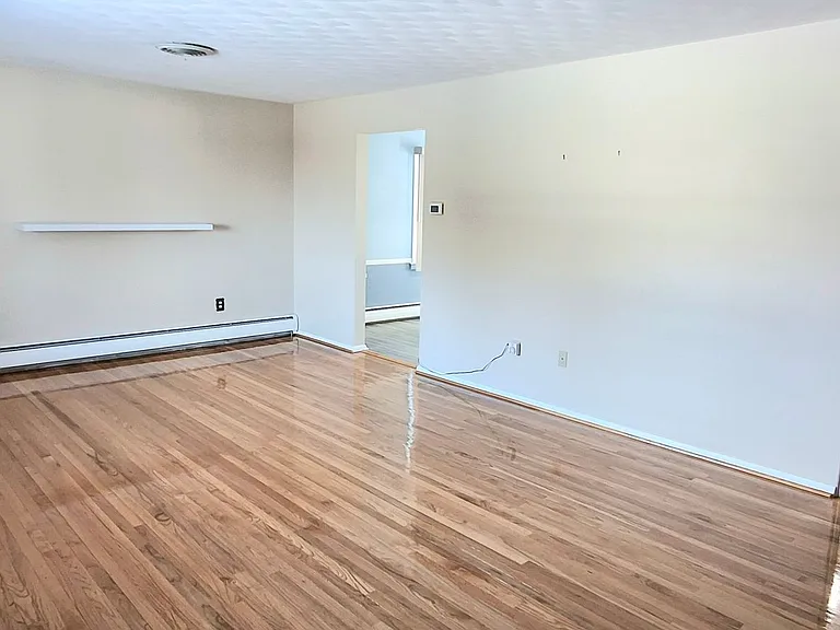 10 Carson Ln — Photo 4