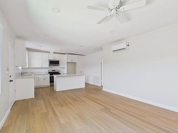 3rd image of 2372 Florencita Ave APT 21