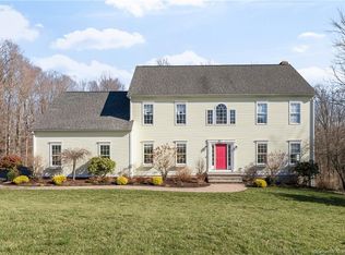 1500 Jennifers Dr, Guilford, CT 06437