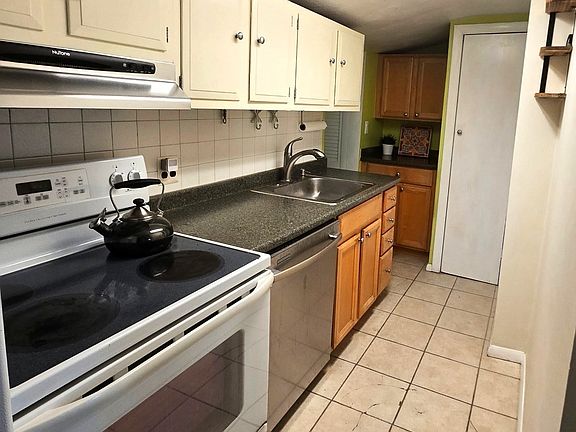 5th image of 13 Park Ln