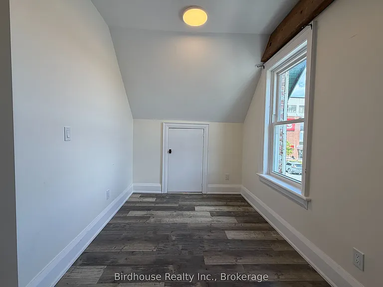 19 Cambridge St S #1 — Photo 9