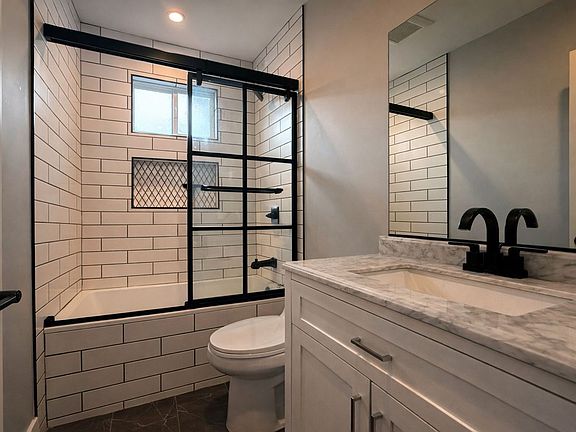 4th image of 1307 Tamarind Ave Unit 7