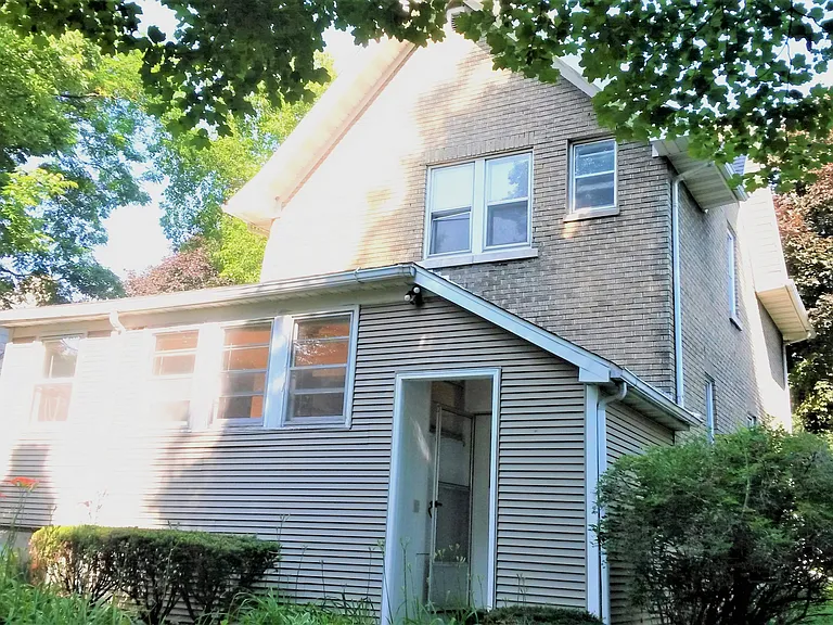 2029 Sherman Ave — Photo 9