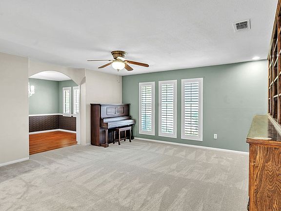 2nd image of 512 Highland Dr