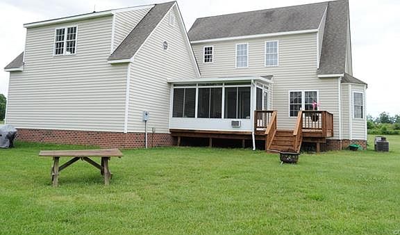2nd image of 17799 Rolling Meadows Dr
