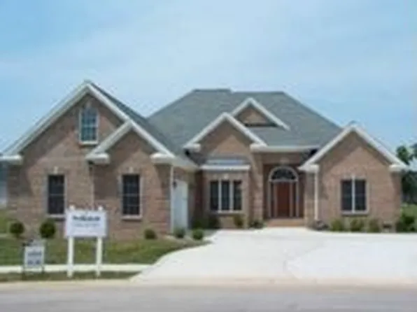 104 Carmichael Ct, Hopkinsville, KY 42240