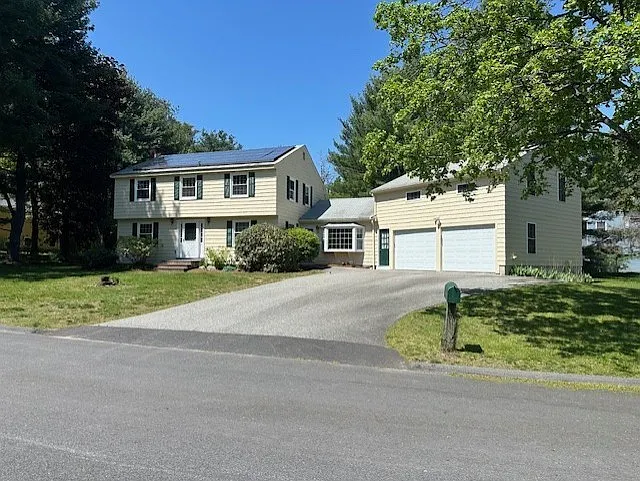 6 Conestoga Rd — Photo 1