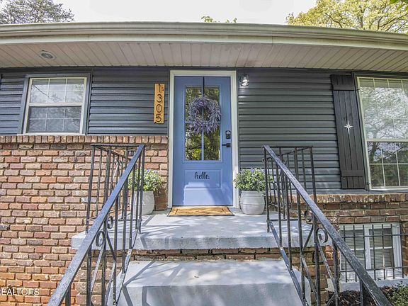 4th image of 1305 Holmouth Ln