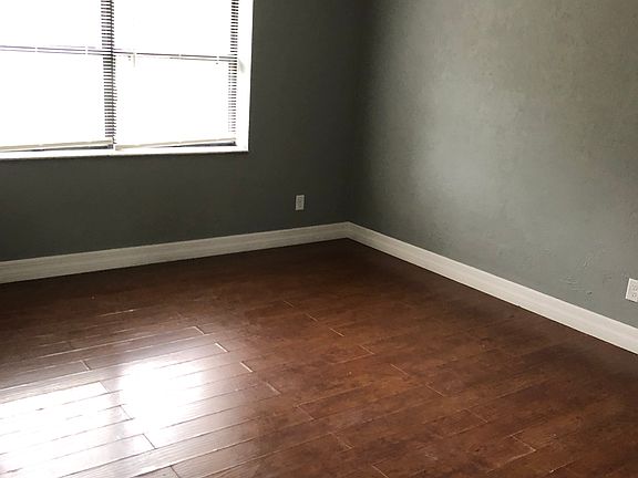 3rd image of 4114 SE 61st Pl
