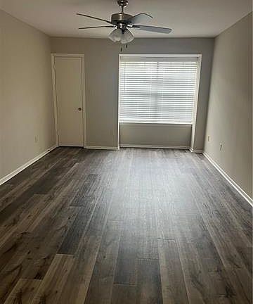 5th image of 1044 Lake Ave APT D