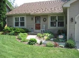 1029 Shadowood Ln, Crystal Lake, IL 60014