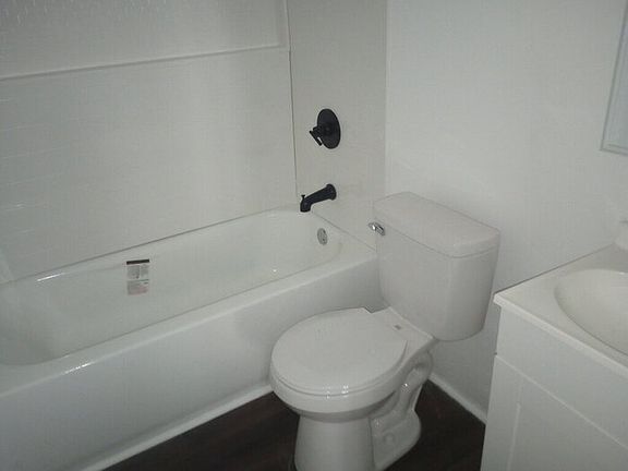 5th image of 101B Bond St #B