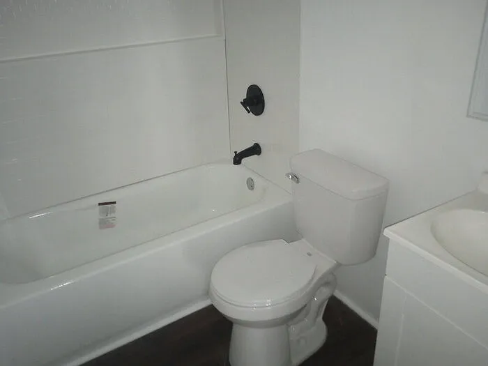 101B Bond St #B — Photo 5