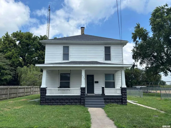 209 E Dodds St, Divernon, IL 62530