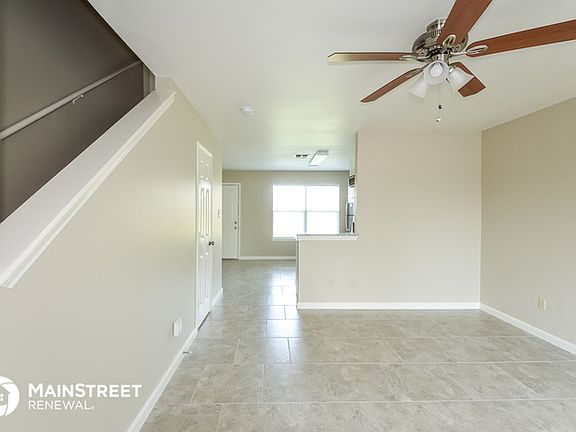 3rd image of 301 Vivian Dr