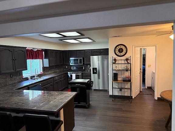 4th image of 3383 N Forestiere Ave
