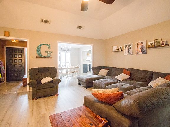 5th image of 4845 Royal Oak Dr