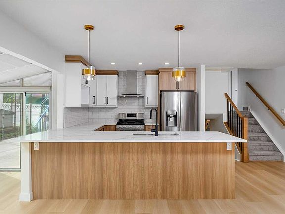 2nd image of 312 W Queensland Rd SE