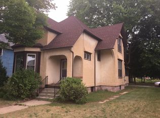817 6th Ave, Menominee, MI 49858