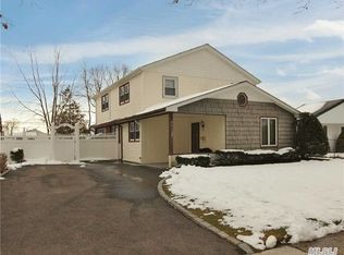 2642 Woods Ave, East Meadow, NY 11554