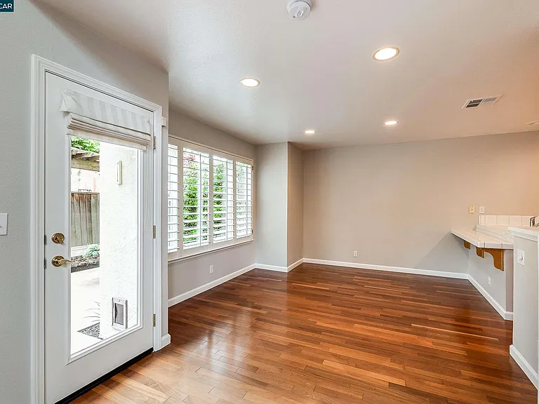 435 Regal Lily Ln — Photo 9