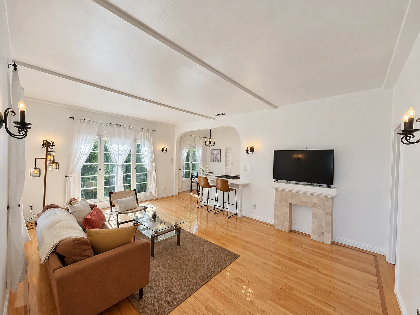 2 bed, 1200 sqft, $6,000 — Photo 3