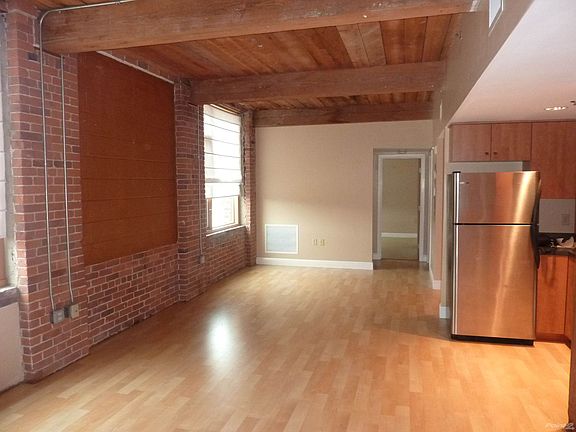 147 CENTER ST #304 018