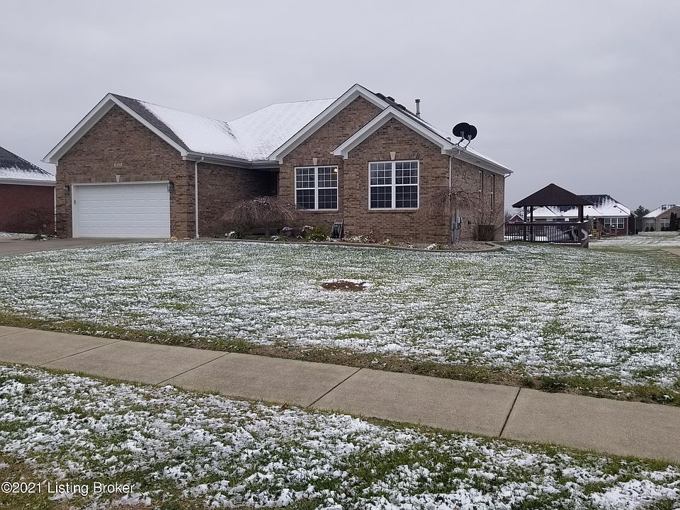1st image of 253 E Woodlake Cir