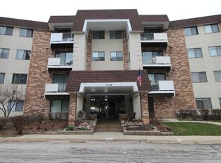 3300 N Carriageway Dr UNIT 101, Arlington Heights, IL 60004