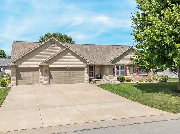 W5836 Sweet William Dr, Appleton, WI 54915