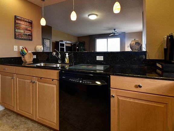 4th image of 628 Cleveland St #1009