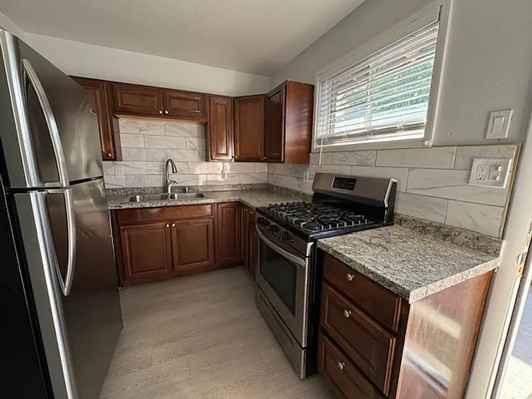 433-439 W Osborn Rd — Photo 14