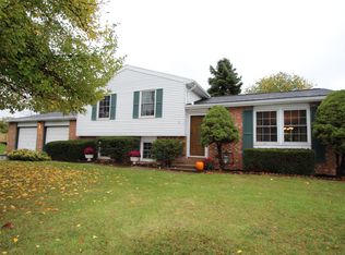 16 Flint Lock Cir, Rochester, NY 14624