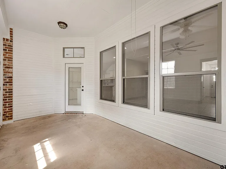 7343 Rockpoint Ln — Photo 33