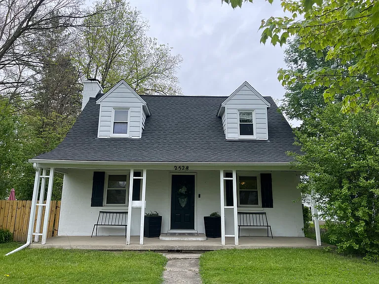 2528 Jefferson Ave — Photo 32