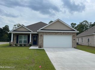 56 Saltmeadow Cir, Ocean Springs, MS 39564